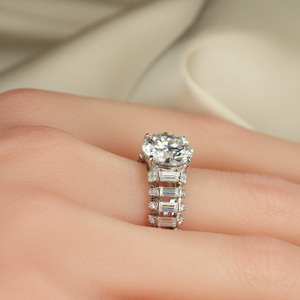 Anillo de Moissanita de Plata S925 con Baño de Rodio de Lujo al por Mayor para Regalo de Joyería de Boda y Fiesta - Product Image 2