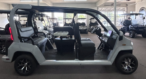 Voiture de golf électrique 4 roues 5 places blanche moderne tout-terrain, véhicule utilitaire durable, batterie lithium 24V 400W, double moteur - Product Image 4