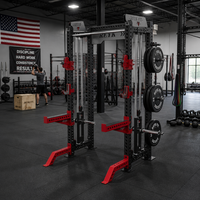 Rack de musculation REYK avec cadre d'entraînement multifonction intégré et système à double câble