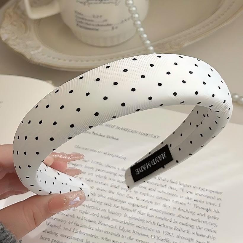 White wave dot