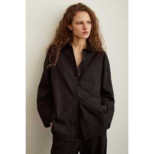 Chemise en popeline de coton noire pour femme, chemisier minimaliste à boutons pour tous les jours - Product Image 6