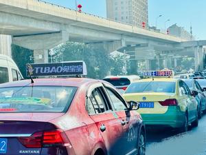 Schermo LED Trasparente HD P3 P4 ad Alta Luminosità per Pubblicità su Finestrini Posteriori di Taxi/Auto, Display per Segnaletica Digitale, Facile Installazione - Product Image 4