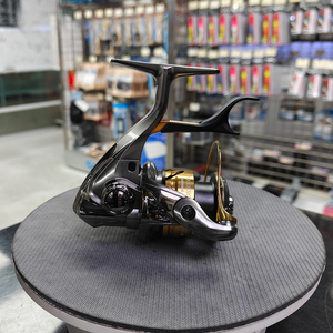 Carrete de Pesca Giratorio Ultraligero <span class=keywords><strong>Shimano</strong></span> 22 BB-X Rinkai SP con <span class=keywords><strong>Freno</strong></span> de Palanca para Pesca de Pescada Negra en Roca y Pesca en Agua Salada - Product Image 4