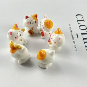 Wholesale Custom Miniature Resin Crafts Lucky <strong>Cat</strong> Table <strong>Figurines</strong> for Kids Parties Car Hanging &amp; Garden Board Decor - Product Image 3