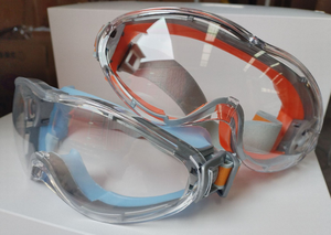 แว่นตานิรภัยป้องกันฝ้า ผลิตจากพลาสติก PC ทนแรงกระแทก กรอบโพลีคาร์บอเนต เลนส์โพลีคาร์บอเนต ได้รับมาตรฐาน EN166 เหมาะสำหรับงานก่อสร้าง - Product Image 5