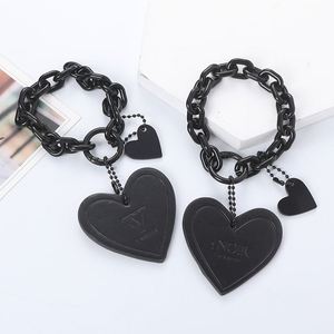 พวงกุญแจหนังรูปหัวใจแบบขายส่ง ปรับแต่งได้ พร้อมโลโก้ส่วนตัว - Product Image 6