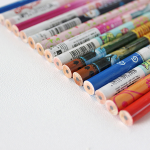 Crayon en bois avec Design personnalisé Film rétractable transfert thermique Pad impression Logo crayon Design HB écriture motif conception - Product Image 1