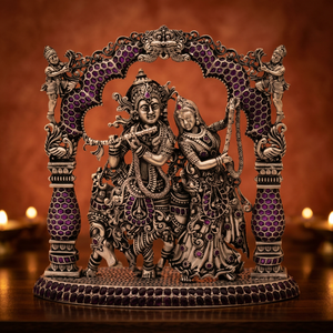 Statue religieuse Radha Krishna en argent pur avec pierres violettes vives, sculpture traditionnelle hindoue pour la décoration de temple ou de maison - Product Image 2