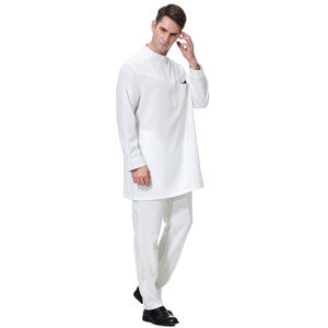 Ensemble 2 pièces pour hommes africains pour célébrations culturelles – Offre Spéciale : Ensemble de robes ethniques en polyester pour hommes, utilisable en toutes saisons - Product Image 3