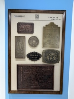 Machine de gravure CNC pour panneaux de signalisation d'hôtel, plaques signalétiques métalliques, plaques décoratives, plaques en laiton, 3 axes, NC Studio, moteur à roulement