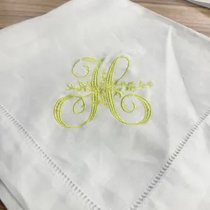 Logo personnalisé blanc coton monogramme ourlet brodé serviettes de table en lin 20x20