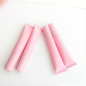 Voluminizador de Labios Líquido Vegano 15ml de Acción Rápida, Larga Duración e Hidratante, Impresión de Logotipo Personalizado, Cosméticos OEM ODM - Product Image 2