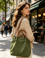 Nouveau Sac à Main Femme Tendance en Nylon Couleur Unie avec Fermeture Éclair et Chaînes, Sac Fourre-Tout Urbain Portable Résistant à l'Eau pour l'Été en Polyester