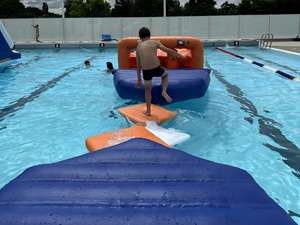 Circuito <span class=keywords><strong>de</strong></span> Obstáculos Acuáticos Inflables - Desafío <span class=keywords><strong>de</strong></span> Piedras Flotantes para Piscinas y Lagos - Product Image 2