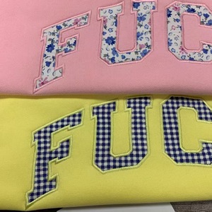เสื้อสเวตเชิ้ตคอเต่าแบบมีปกยางยืด ไซส์พลัส ตกแต่งลายปักแบบกำหนดเองสำหรับผู้หญิง พร้อมลายตารางกิ๊งแฮมและลายจุด - Product Image 4