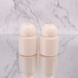 ชุดน้ำหอมปรับอากาศแบบก้านไม้หอม ขนาด 50 มล. ขวดแก้วทรงกระบอก สีขาวขุ่น กลิ่นหอมสดชื่น ใช้ในบ้านและโรงแรม - Product Image 1