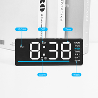 Horloge numérique LED intelligente à affichage mural, de table ou de bureau, avec réveil, calendrier, lumière d'ambiance et design minimaliste pour la décoration de la salle de classe et de la chambre.