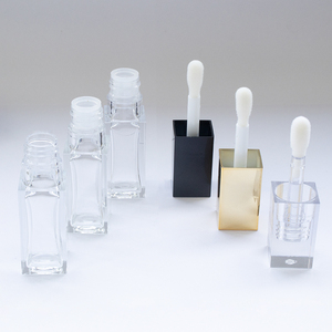PETG 5.5 ml carré Big <span class=keywords><strong>Deo</strong></span> Foot or noir logo personnalisé vide en plastique transparent grand pinceau plat Tubes de brillant à lèvres Tubes d'huile à lèvres - Product Image 3