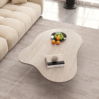Table basse moderne en forme de nuage irrégulière, plateau en MDF noyer, 4 pieds cylindriques, légère et facile à assembler pour le salon