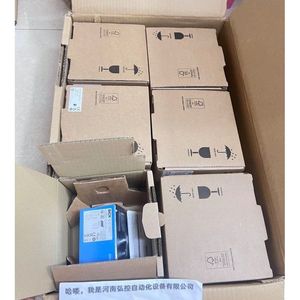 Sick Wtb11-2P2431 <b>Diffuse</b> Reflection Photoelectric Sensor 1041376 Original New - Product Image 1