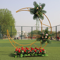 Arco de Boda de Hierro Forjado en Forma de Luna Creciente con Soporte Triangular Hueco para Fondo de Boda y Decoración Floral