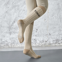 Chaussettes de sport en coton tricotées pour femme, antidérapantes, respirantes, à séchage rapide, à rayures, pour Pilates et danse, vente en gros