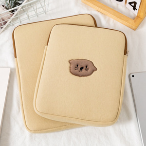 Hecho en China Logotipo personalizado Bordado impermeable Acolchado Bicapa Laptop Bag Bear Design Laptop Sleeve Bag - Product Image 6