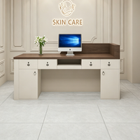 Bureau d'accueil classique français en crème sur mesure avec plateau en bois bicolore pour salon de beauté, hall d'hôtel
