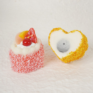 Imán de nevera con forma de corazón realista y esculpible de PU, copos de coco simulados, imán de nevera con forma de pastel de crema de mousse - Product Image 3