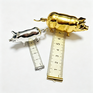 Metro a nastro mini a forma di maiale in stile antico, metro a nastro morbido in metallo vintage a forma di maiale, regalo divertente, articolo promozionale aziendale per cucito e artigianato - Product Image 1