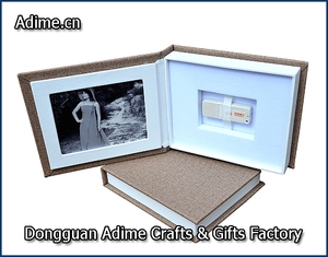 Boîte cadeau pour emballage de clé USB photo en tissu de lin pour mariage - Product Image 5