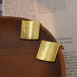 Geometric Zinc Alloy Stud Earrings Vintage Gold Cube Design Unisex Fashion Jewelry - Product Image 1