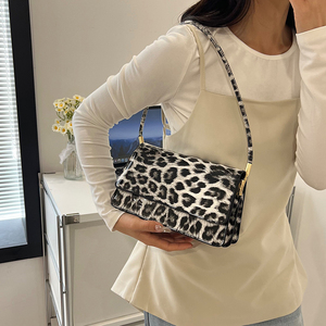 La Classica Borsa a Tracolla con Stampa Leopardata per Signore, Adatta per Tutte le Stagioni e Ideale per l'Uso Quotidiano - Product Image 6