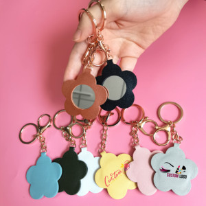 Espejos de Maquillaje Redondos Pequeños de PU al por Mayor, Espejo de Bolsillo Rosa con Forma de Corazón y Flor, Espejo Compacto con Llavero - Product Image 1