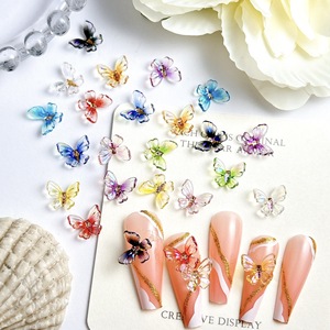 Vente en gros de breloques pour ongles en résine 3D AB mélangées, effet papillon, dégradé aurore rouge, rose, bleu, blanc, accessoires de décoration pour nail art - Product Image 2