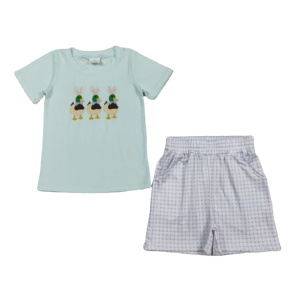 Ensemble 2 pièces décontracté pour enfants : T-shirt et short en coton et élasthanne imprimé canards sauvages de Pâques – Vêtements pour garçons en gros - Product Image 1