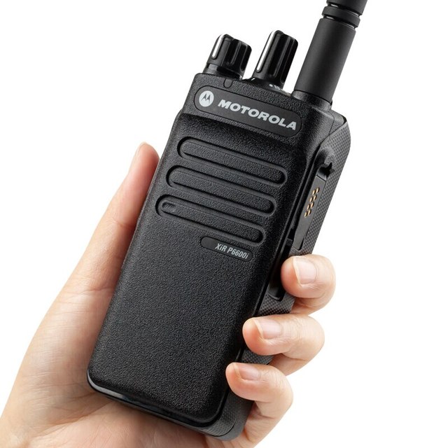 Dp2400e DMR Radio Vhf Radio Long Range XPR3300E Xir P6600i DEP550E P25 Digital Radio Black OEM 350g Walkie Talkie