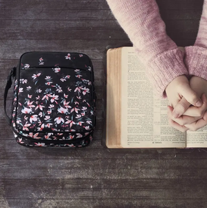 Logo personnalisé Portable femmes Bible sac à bandoulière Journal couverture <span class=keywords><strong>de</strong></span> livre étanche voyage femmes Bible étui sac <span class=keywords><strong>de</strong></span> transport - Product Image 4