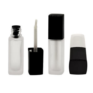 Tubo de brillo labial con etiqueta personalizada, tubo de brillo labial de plástico esmerilado vacío, materiales de embalaje. - Product Image 5