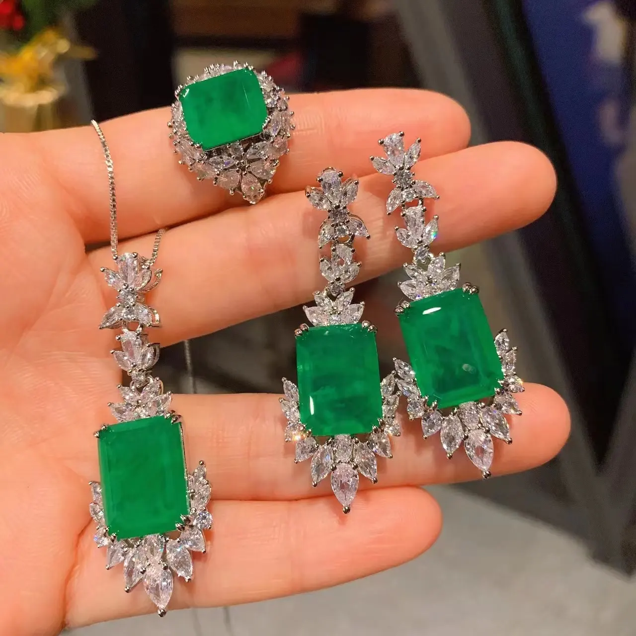XOXO Fashion collana e Set di orecchini collana di zirconi con borchie di gioielli Mix Set di tre pezzi di smeraldo con cristallo di diamante fatto a mano