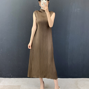 Vestido Plisado Miyake Estilo Casual PY con Cuello Redondo y Manga Corta, Largo hasta la Rodilla, Color Liso, Ropa Occidental para Mujer, Venta al por Mayor - Product Image 1