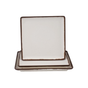 Assiettes carrées en mélamine de 9,9 pouces à bord brun pour restaurant, fourniture d'usine - Product Image 1