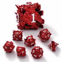 Dés à Jouer DND Polyédriques à Pointes, Faits à la Main, Écologiques, Couleur Personnalisée, Peints à la Main, Tête de Dragon Rouge Métallique, 1 Pièce