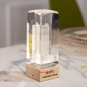 Cubo de cristal láser para decoración de escritorio, regalo de negocios, cristal 3D, hecho a medida, a la medida, a la venta, al por mayor - Product Image 1