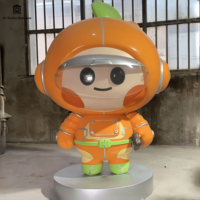 Harsen cartoon astronaut fruit mascotte sculptuur |   Op maat gemaakte karakterbeeldjes voor thuisdecoratie, hars ambachten