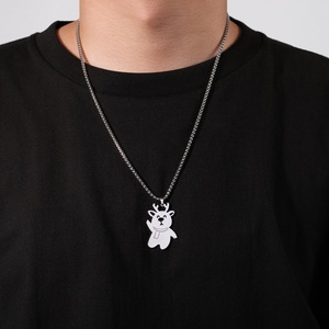 Collier tendance en acier inoxydable plaqué or avec pendentif cerf et elfe pour femme - Product Image 4
