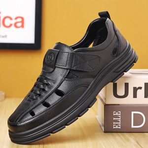 รองเท้าแตะหนังผู้ชายแบบสวมลำลอง ดีไซน์โปร่ง ระบายอากาศได้ดี ปิดนิ้วเท้า มีแถบเวลโคร สีดำ สีน้ำตาล - Product Image 1