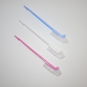 Brosse à biberon multifonction 2-en-1, brosse de nettoyage pour tétines de bébé, trous d'aération et fentes de pailles - Product Image 3