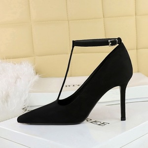 Scarpe da <span class=keywords><strong>Donna</strong></span> Sexy e Alla Moda in Morbida Pelle PU, Nuovi Tacchi Alti Sottili Primaverili per Cerimonie, Matrimoni e Feste, Stiletto <span class=keywords><strong>Nero</strong></span> in Taglie Grandi - Product Image 3