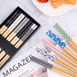 Palillos Reutilizables de Madera Natural, 5 Pares, Palillos Japoneses para Sushi, <span class=keywords><strong>Hashi</strong></span>, Hechos a Mano, de Bambú, Azul y Rojo, 23.5 cm - Product Image 3